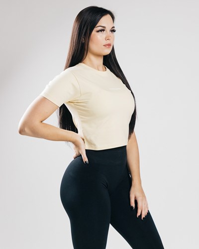 Alphalete Fitted Performance Crop Sea Salt | WYPKDT318