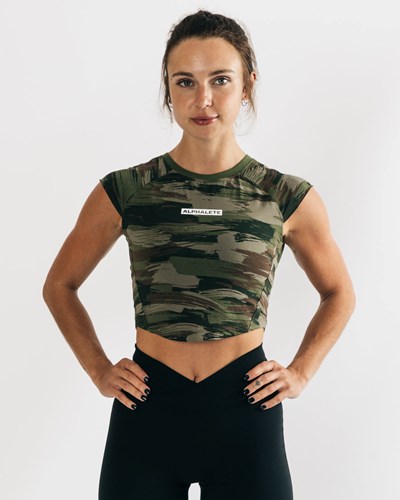 Alphalete High Performance Corta Sleeve Crop Tee Verde Oliva Camuflaje | RGWAUE304